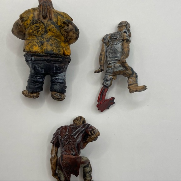Set of 7 Miniature Zombie Figures - Picture 7 of 11
